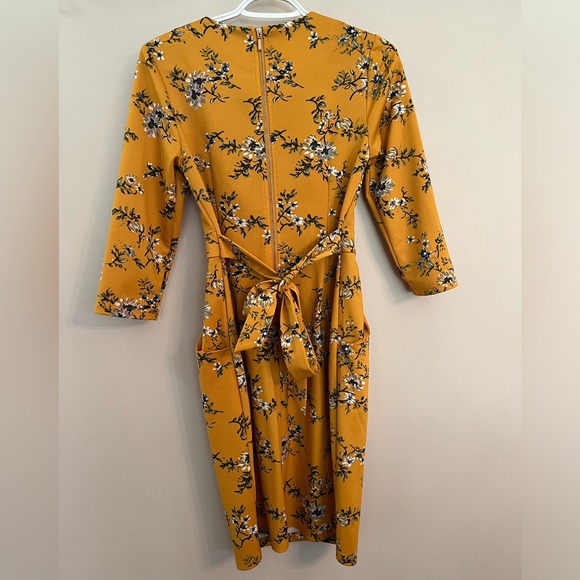 Yellow floral dress size small - Picture 3 of 4